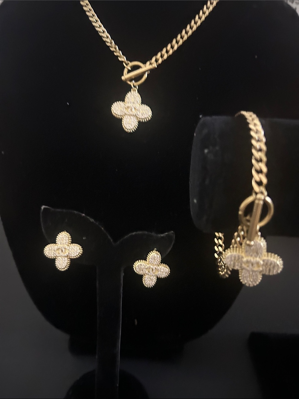 CC- Stainless steel Clover Pendant Necklace,  Earring Set - Women Jewelry